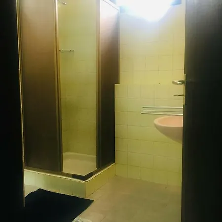 Uszo Apartman דירה בלטונללה