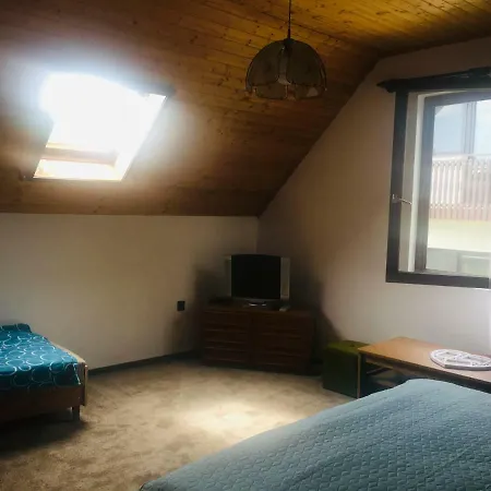 Uszo Apartman דירה